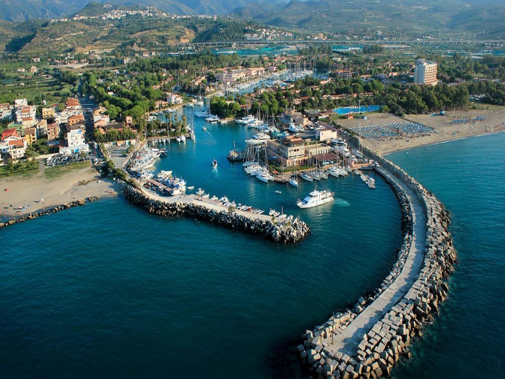 Aparthotel Baia Dei Delfini à Furnari Extérieur photo