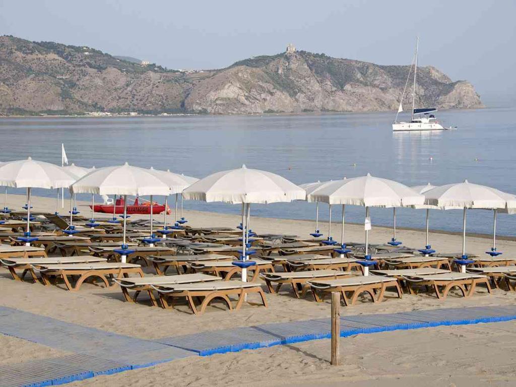 Aparthotel Baia Dei Delfini à Furnari Extérieur photo